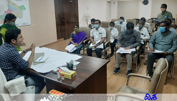 అలాంటి కుటుంబాలకు వెంటనే ప్రభుత్వ సహయం అందాలి.. కలెక్టర్ భవేశ్ మిశ్రా అలాంటి కుటుంబాలకు వెంటనే ప్రభుత్వ సహయం అందాలి.. కలెక్టర్ భవేశ్ మిశ్రా