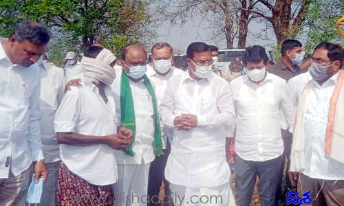 పంటనష్టం దురదృష్టకరం.. రైతులు అధైర్యపడొద్దు : మంత్రులు