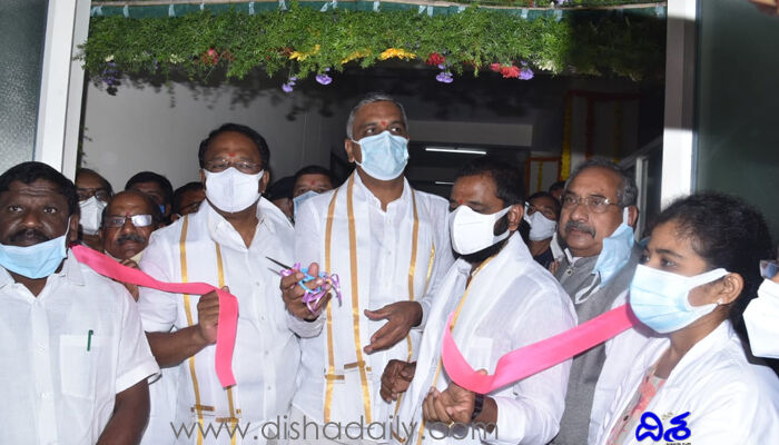 ఒమిక్రాన్ వ్యాప్తి ఎక్కువ- తీవ్రత తక్కువ: మంత్రి హరీష్ రావు ఒమిక్రాన్ వ్యాప్తి ఎక్కువ- తీవ్రత తక్కువ: మంత్రి హరీష్ రావు