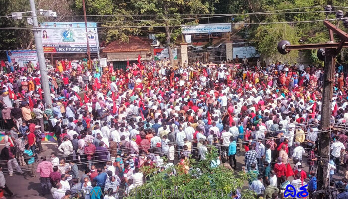 రాష్ట్రంలో మోగిన సమ్మె సైరన్ రాష్ట్రంలో మోగిన సమ్మె సైరన్