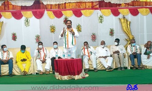 టైంపాస్ చేస్తున్నడు.. అది ఎమ్మెల్యే స్థాయి కాదు