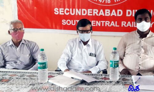 రైల్వే గార్డ్‌ల పనిభారం తగ్గించాలి: ఎస్పీ సింగ్