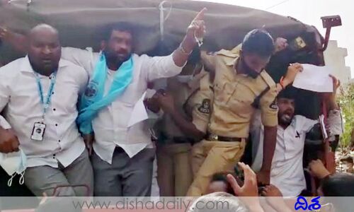 సింగర్ సునీత భర్త కార్యాలయం ఎదుట గౌడ కులస్తుల నిరసన