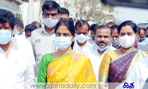 ముఖ్యమంత్రి కేసీఆర్ మంత్రి సబితా స్పెషల్ థ్యాంక్స్