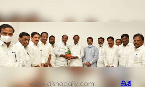 సీఎం కేసీఆర్‌ను కలిసిన టీఆర్ఎస్ పార్టీ నూతన అధ్యక్షులు