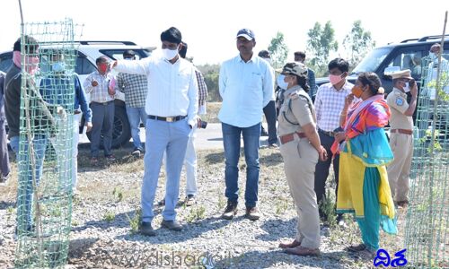 అర్బన్ పార్క్ పనులు సకాలంలో పూర్తి చేయాలి: కలెక్టర్ సి. నారాయణ రెడ్డి