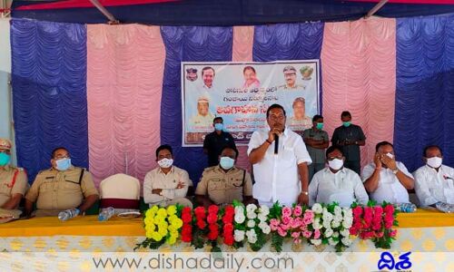 గ్రామంలో ఏ ఒక్కరు ఆ పంట వేసిన.. గ్రామం మొత్తానికి రైతుబంధు కట్