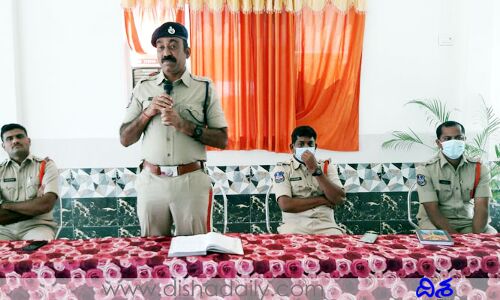ఆ భూముల్లో గంజాయి సాగుచేస్తే  పీడీ యాక్ట్.. DSP వార్నింగ్