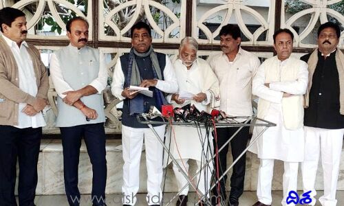 ప్రజా వ్యతిరేక బడ్జెట్.. ఏ వర్గానికి లాభం లేదు: TRS