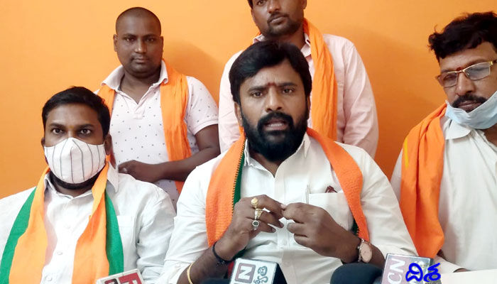 ముఖ్యమంత్రి యశోదా ఆస్పత్రిలో చికిత్స తీసుకోవాలి ముఖ్యమంత్రి యశోదా ఆస్పత్రిలో చికిత్స తీసుకోవాలి