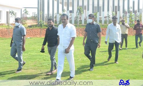 అత్యాధునికంగా `ముక్తి` ఘాట్.. పనులను పరిశీలించిన ఎమ్మెల్యే 