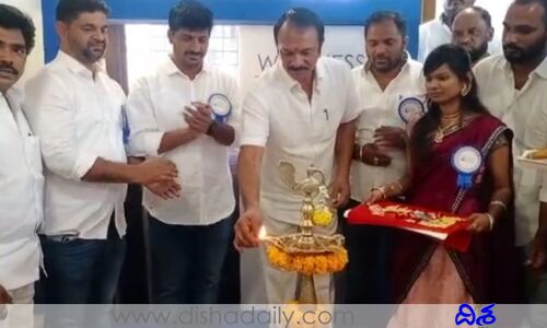 ఆడ‌శిశువుకు జ‌న్మ‌నిస్తే వైద్యం ఫ్రీ.. హాస్ప‌ట‌ల్‌ను ప్రశంసించిన ఎమ్మెల్యే