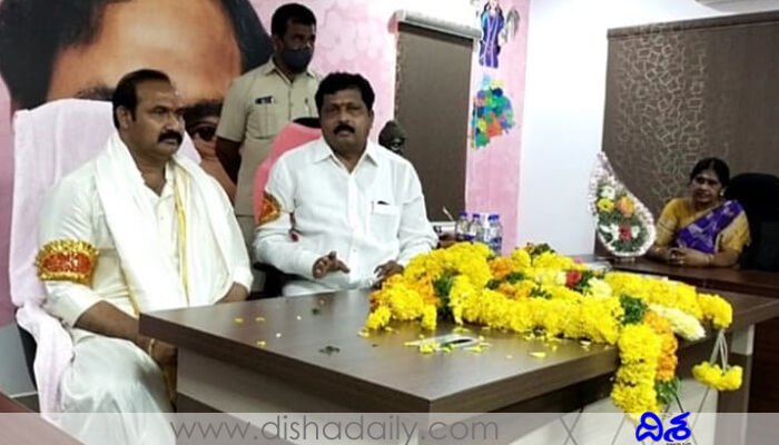 కేసీఆర్ హ్యాట్రిక్ కొట్టడం ఖాయం.. టీఆర్ఎస్ ఎంపీ కీలక వ్యాఖ్యలు కేసీఆర్ హ్యాట్రిక్ కొట్టడం ఖాయం.. టీఆర్ఎస్ ఎంపీ కీలక వ్యాఖ్యలు