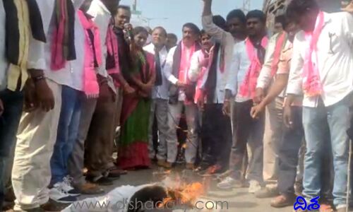 తెలంగాణ ప్రత్యేక దేశం కావాలి.. ఎమ్మెల్యే సమక్షంలో హోరెత్తిన నినాదాలు (వీడియో)