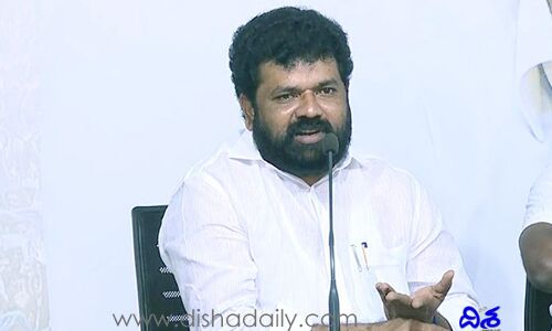 ప్రత్యేక హోదా ఇచ్చి తీరాల్సిందే: వైసీపీ ఎంపీ నందిగాం సురేష్