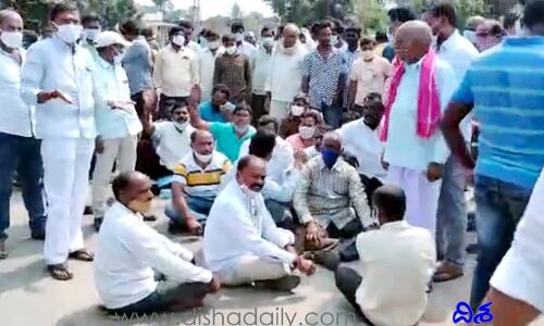 40 ఏళ్లుగా మా భూముల్లో మినీ మేడారం జాతర నిర్వహిస్తున్నాం (వీడియో)