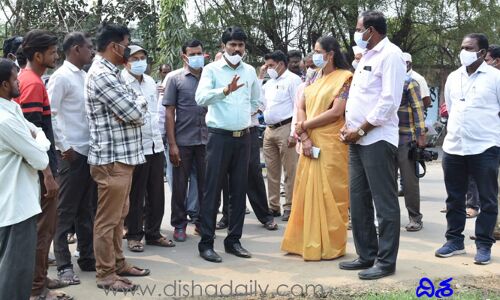 గడువులోపు పనులు పూర్తి చేయండి: కలెక్టర్