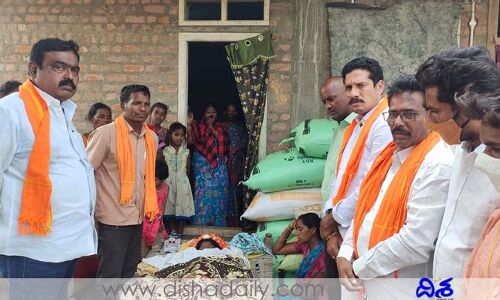 వైద్యుల నిర్లక్ష్యమే పాప మరణానికి కారణం