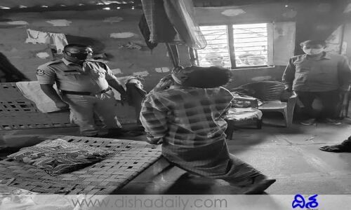 తాగిన మైకంలో.. ఉరి వేసుకొని వ్యక్తి ఆత్మహత్య