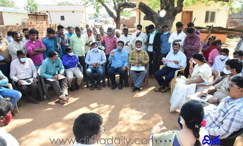 దళిత బంధు అవగాహన సదస్సులో.. లబ్ధిదారులకు సూచనలు