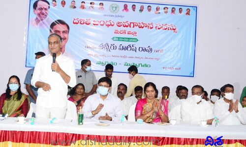 నేటి కూలీలే.. రేపటి ఓనర్లు: మంత్రి హరీశ్ రావు