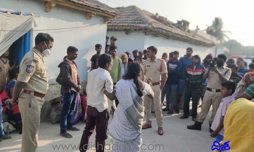 అలా చేస్తున్నారని దంపతులపై దాడి!