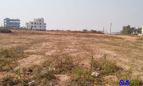 అధికారుల నిర్లక్ష్యానికి.. ప్రభుత్వ భూమి కబ్జా