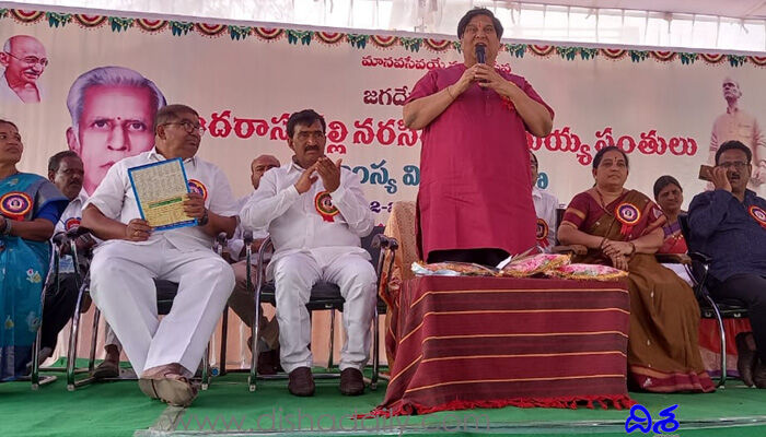 జగదేవపూర్లో కేజీ టు పీజీ కాలేజీకి కృషి: తెలంగాణ ప్రభుత్వ సలహాదారు రమణాచారి జగదేవపూర్లో కేజీ టు పీజీ కాలేజీకి కృషి: తెలంగాణ ప్రభుత్వ సలహాదారు రమణాచారి