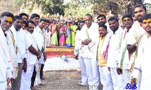 గ్రామాభివృద్ధికి ప్రజలంతా ఐక్యంగా ముందుకు సాగాలి: మంత్రి మల్లారెడ్డి