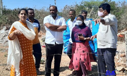 సమస్యల పరిష్కారానికి కృషి.. పనులను పర్యవేక్షించిన కార్పొరేటర్