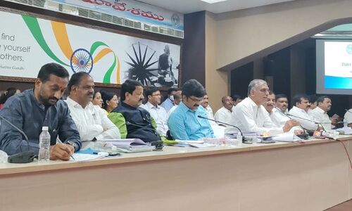 ప్రభుత్వ పథకాలపై మంత్రి సమీక్ష..హాజరైన నేతలు
