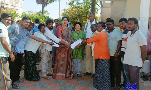 మాన్యకుంటను రజకులకు కేటాయించండి.. మంత్రికి వినతి పత్రం