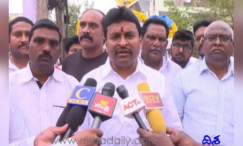 అమరావతిపై హైకోర్టు తీర్పును పరిశీలిస్తున్నాం: మంత్రి వెల్లంపల్లి