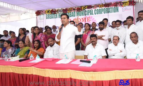 మీ అందరిని సీఎం కోటీశ్వర్లను చేశారు: కేటీఆర్