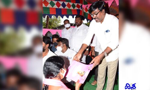 342 మందికి ఇండ్ల పట్టాలు పంపిణీ చేసిన మంత్రి పువ్వాడ
