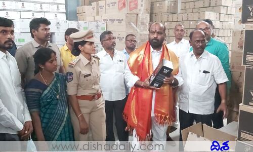 ప్రజలకు అందుబాటులో అన్ని రకాల మద్యం బ్రాండ్‌లు: గజ్జెల నగేష్