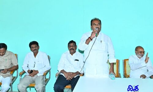 ఆ సభను విజయవంతం చేయండి.. టీఆర్ఎస్ కార్యకర్తలకు పిలుపు: ఎమ్మెల్యే కృష్ణమోహన్ రెడ్డి