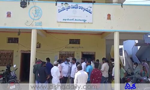 ఫైల్ కదలాలంటే పైసలు కట్టాల్సిందే.. ఆ లబ్దిదారుల వద్ద నిలువు దోపిడి..!