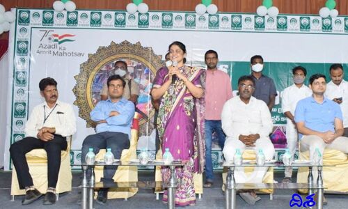 గ్రామీణ ఉత్పత్తులను కొందాం.. వారిని ప్రోత్సహిద్దాం