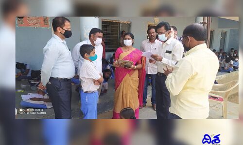 విద్యార్థులు చదువుతో పాటు అన్ని రంగాల్లో రాణించాలి