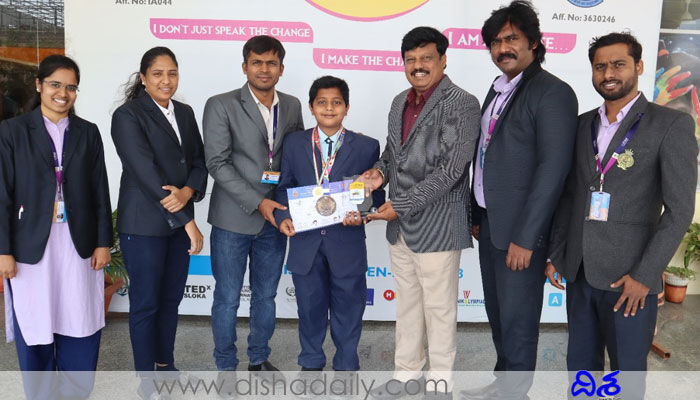 6వ తరగతి విద్యార్థికి గోల్డ్ మెడల్ 6వ తరగతి విద్యార్థికి గోల్డ్ మెడల్