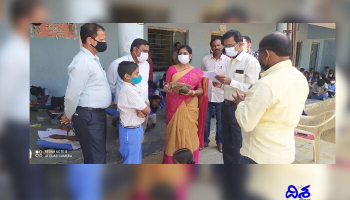 విద్యార్థులు చదువుతో పాటు అన్ని రంగాల్లో రాణించాలి విద్యార్థులు చదువుతో పాటు అన్ని రంగాల్లో రాణించాలి