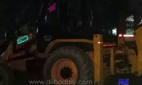 సంగారెడ్డిలో జోరుగా ఇసుక, మట్టి దందా