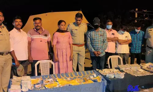 వినూత్న దొంగతనం.. పోలీసులే షాక్
