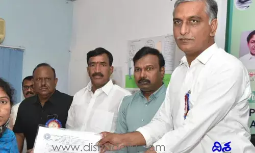 గ్లూకోమ వ్యాధి పట్ల జాగ్రత్తగా ఉండాలి: మంత్రి హరీష్