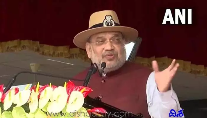 సీఐఎస్ఎఫ్ బలగాలను పొగడ్తలతో ముంచెత్తిన అమిత్ షా సీఐఎస్ఎఫ్ బలగాలను పొగడ్తలతో ముంచెత్తిన అమిత్ షా