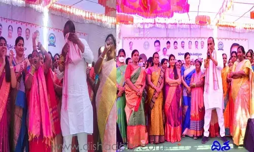 ఘనంగా మహిళా దినోత్సవ వేడుకలు.. అందరి ముందు ఏడ్చేసిన మంత్రి