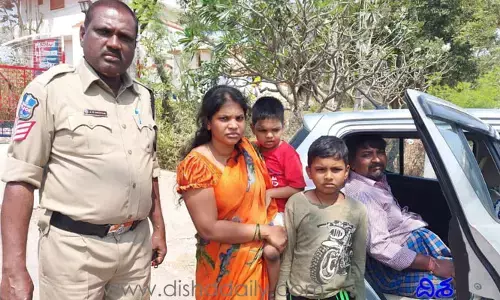 తన కొడుకులను గోదావరిలోకి తోసిన తండ్రి.. చివరకు ఏం జరిగిదంటే ?