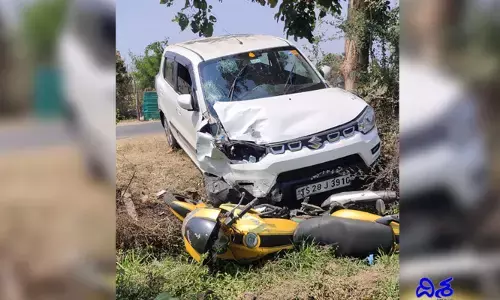 అదుపు తప్పిన కారు.. ముగ్గురికి గాయాలు