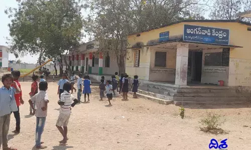 ఆ పాఠశాలలో ఒక్కడే టీచర్.. మరి పిల్లల భవిష్యత్ ఏంటి?